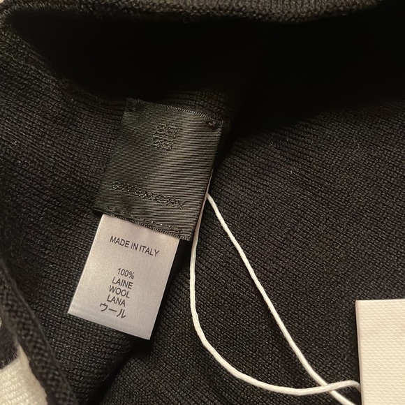GIVENCHY BLACK LOGO BEANIE..💯% WOOL O/S BRAND NEW - Picture 5 of 5